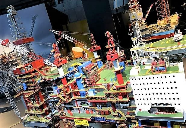 Fossile fuel and plastics model